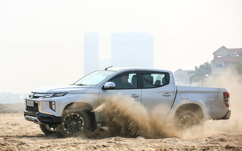 Ngoại thất Mitsubishi Triton 4